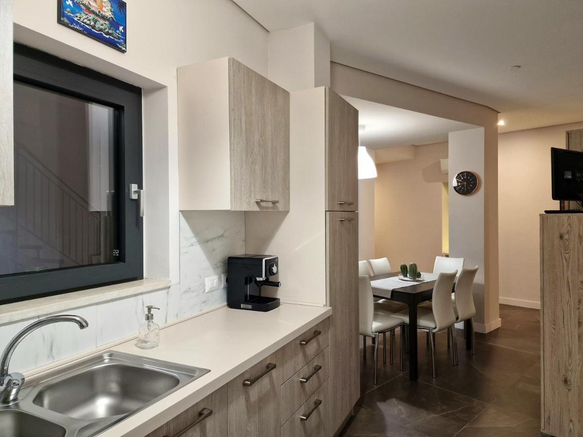 The White Domus Apartamento Taormina Exterior foto